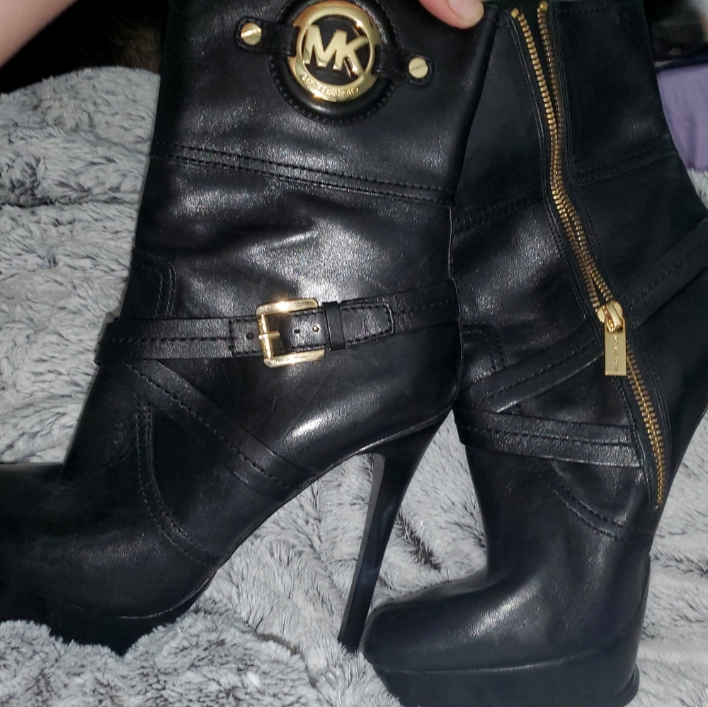 Micheal kors boots